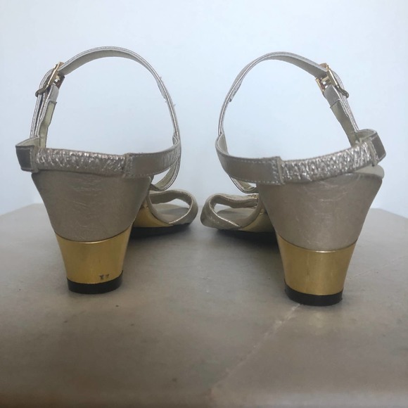 Onex Champagne Gold Bow Diamond Sandals - Picture 4 of 6